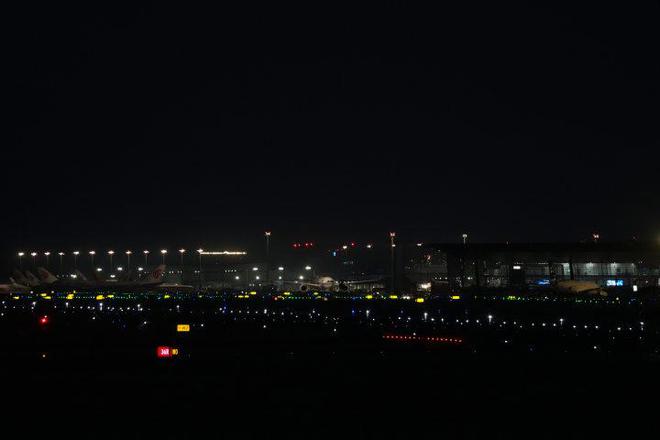 00-800mm F63-8 G OSS评测凯发k8G镜头家族超远新视野 索尼FE 4(图9)